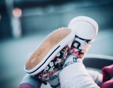 Schöne Babykleidung