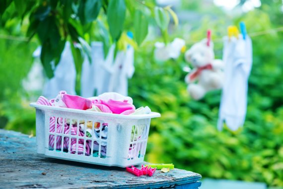 Babykleidung richtig waschen - Familien-Frage.de