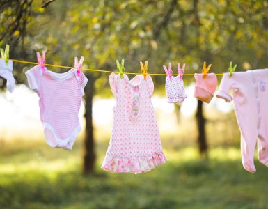 Babykleidung waschen