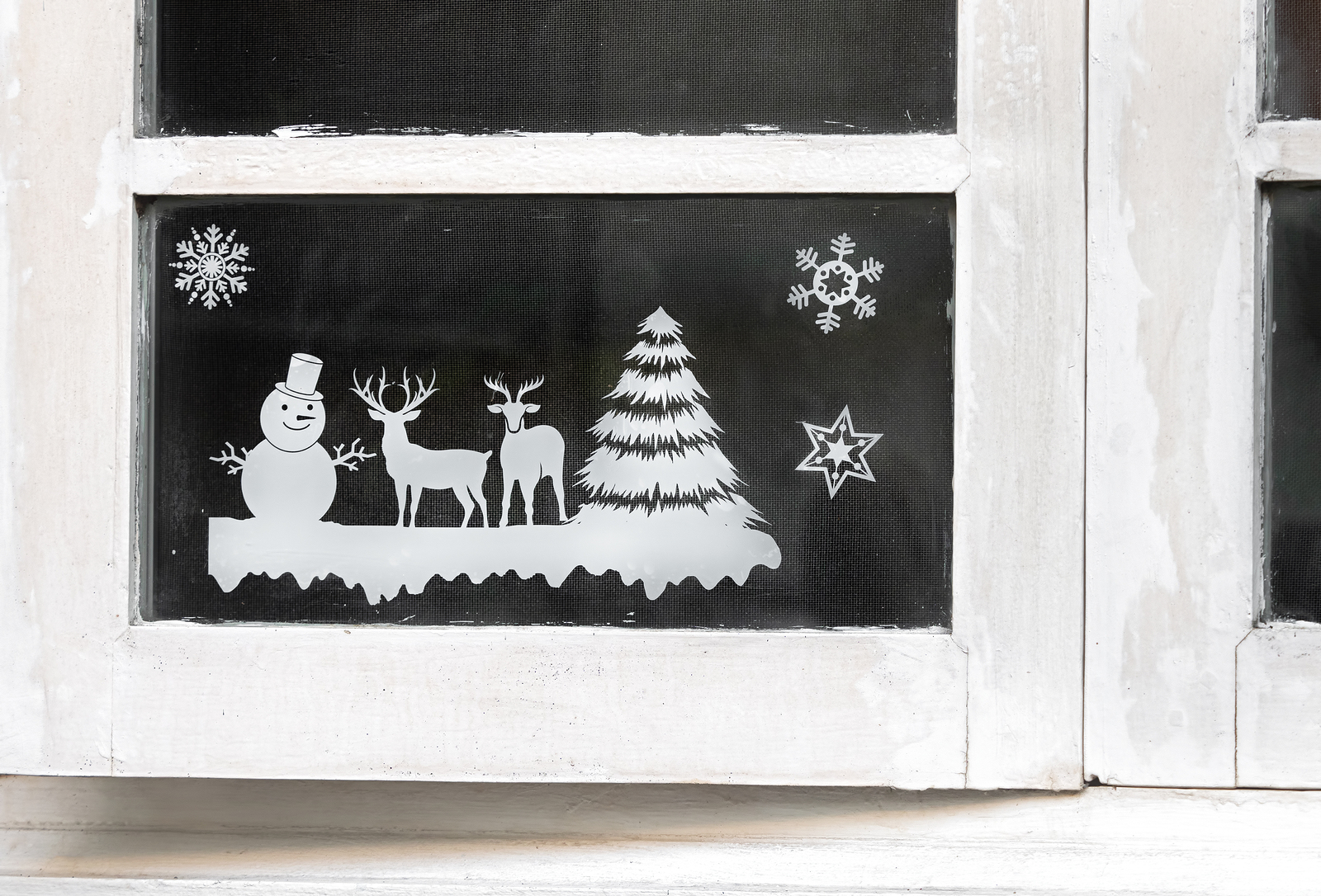 Zauberhafte Fensterbilder für Weihnachten nach Vorlagen malen